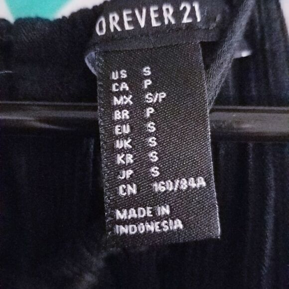 5/$25 Forever 21 craped midi dress - Picture 4 of 4